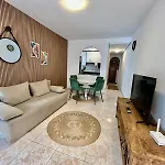 Hola Apartment *