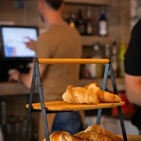 Hola تورّيفيِخا